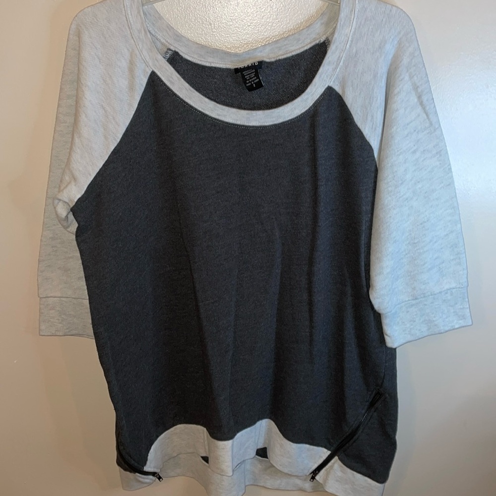 Three quarter sleeve crew neck sweatshirt